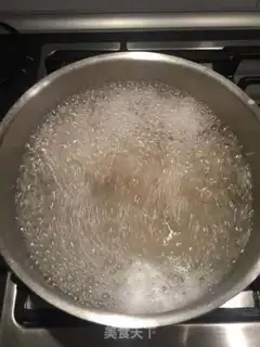 Make Butter salmon pasta step 1