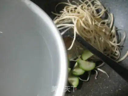 Make ♪ Duck eggs and sauerkraut noodles ♪ step 2