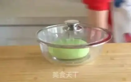 Make Homemade real cucumber egg chutes step 4