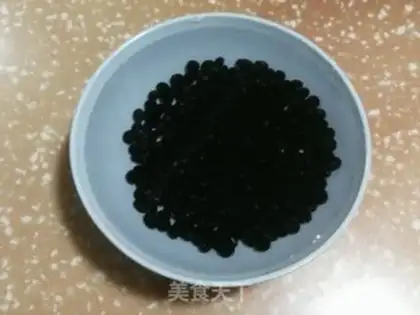 Make Red dates, black beans step 1