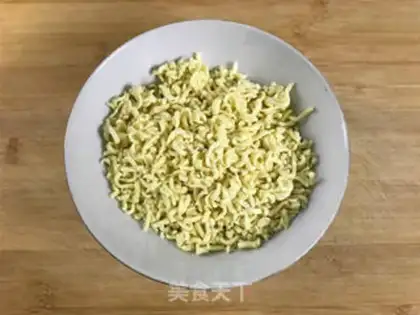 Make Buffalo sausages and eggs step 1