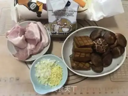 Make A meat bag with mushroom sauce step 0