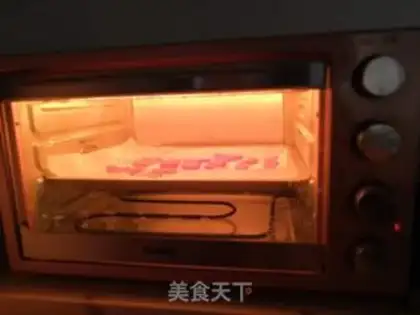 Make Flamingo biscuit step 9