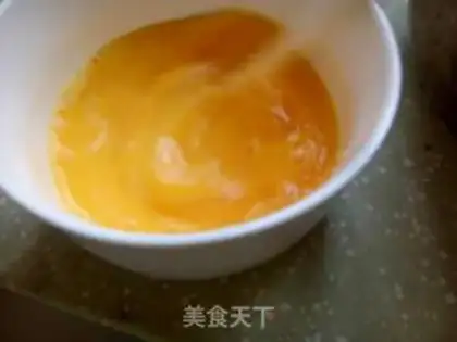 Make Pepper fried eggs step 1