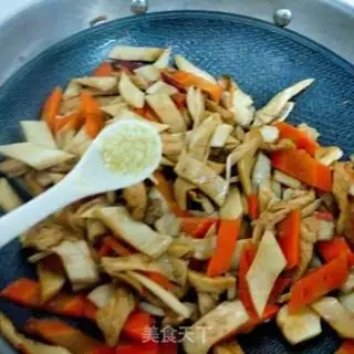 Make Fried abalone carrots step 3