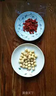 Make Lotus silver ear soup step 1