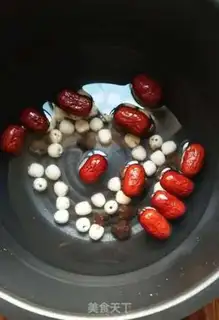 Make Lotus silver ear soup step 2