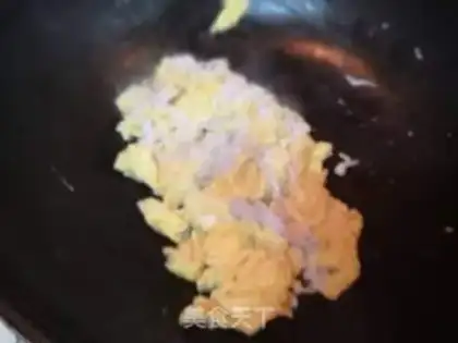 Make Silverfish fried eggs step 3