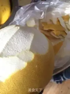 Make A grapefruit honey tea step 1
