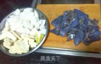 Make Roach tofu-cooked chicken step 1