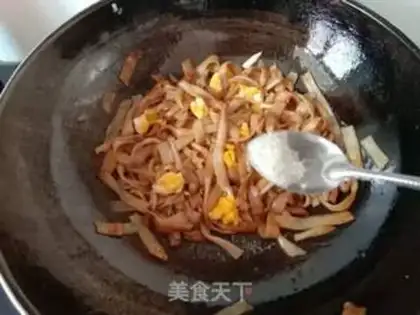 Make Egg beef fried river powder step 11