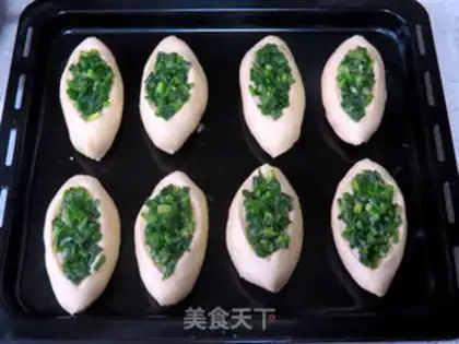 Make Creative double-coloured mollusk step 3