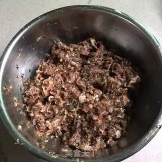 Make Mulberry mushroom meat buns step 6