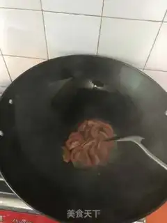Make Tomato egg beefball noodles step 1