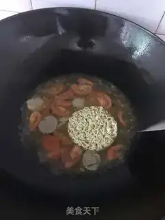 Make Tomato egg beefball noodles step 2