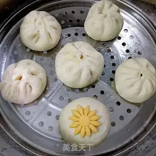 Make Mulberry mushroom meat buns step 11