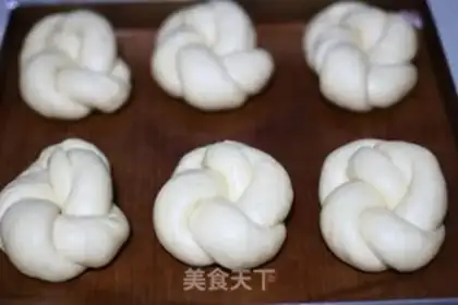 Make Coconut milk bread step 14