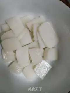 Make Tomato pastries step 1