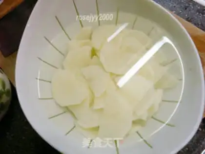 Make Fried curry beef potatoes step 1
