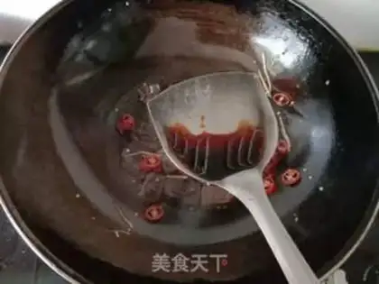 Make Garlic fried pig blood step 5