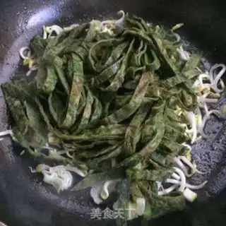 Make Egg-cutter spinach step 5