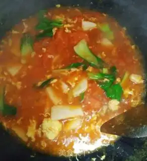 Make Tomato pastries step 4