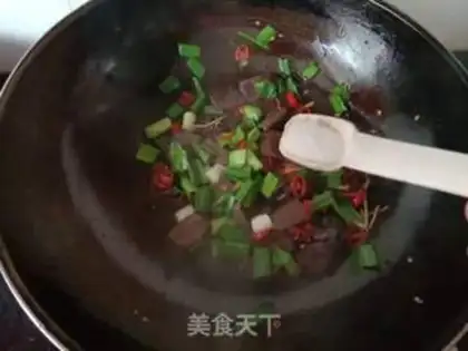 Make Garlic fried pig blood step 8