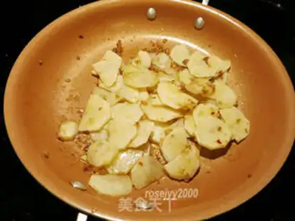 Make Fried curry beef potatoes step 5