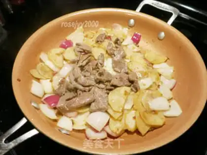 Make Fried curry beef potatoes step 7