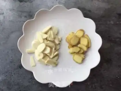 Make Spicy chicken step 1