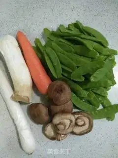 Make Two mushrooms, Dutch beans step 0
