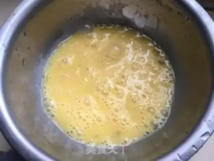Make Tomato fried eggs step 2