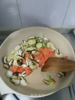 Make Two mushrooms, Dutch beans step 4