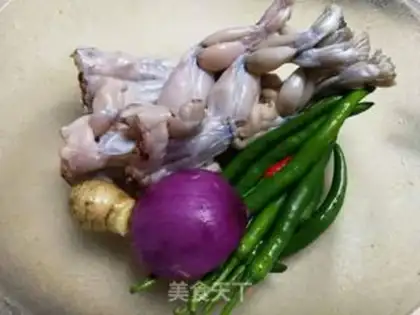 Make Chicken with a soy sauce step 0