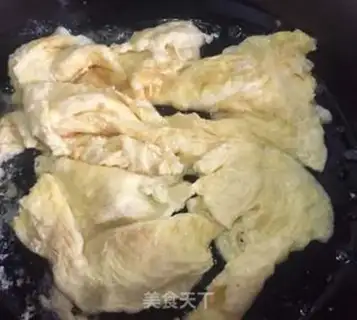 Make Tomato fried eggs step 5