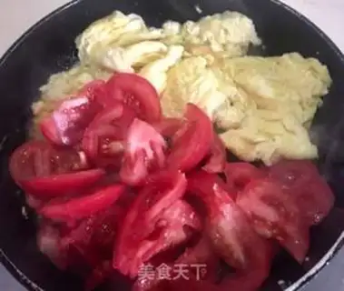 Make Tomato fried eggs step 6