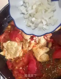 Make Tomato fried eggs step 8