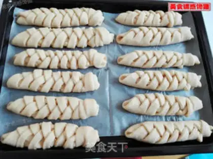 Make Lian Yon Bread step 6