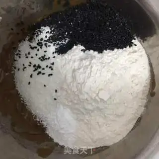 Make Coconut cookies with sesame sauce step 5