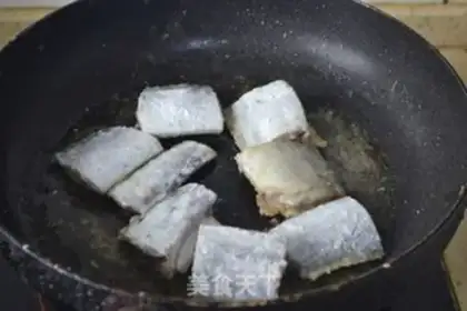 Make Fish for radish step 5