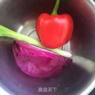 Make Blue and sweet peppers with wood step 0