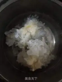 Make Fruit and silver ear soup step 0