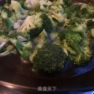 Make Cracking the broccoli shrimp step 4