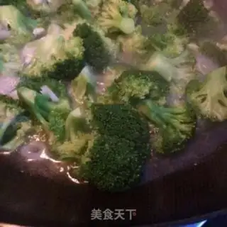 Make Cracking the broccoli shrimp step 5