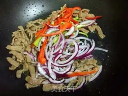 Make Black pepper steak fried pasta step 7