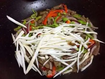 Make Black pepper steak fried pasta step 8