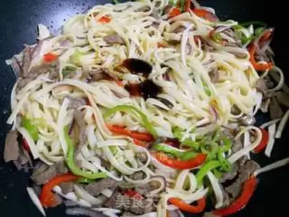 Make Black pepper steak fried pasta step 10