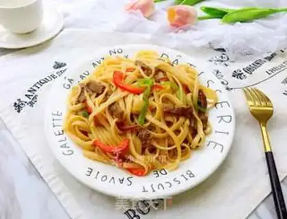 Make Black pepper steak fried pasta step 11
