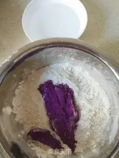 Make Fancy buns step 4