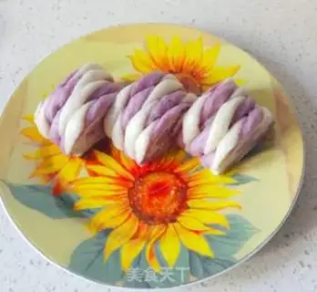 Make Fancy buns step 17